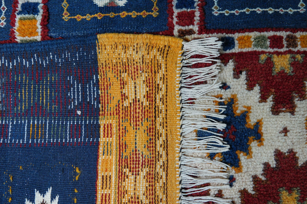 Kilim Taznakht Berber Rug - Timeless Elegance