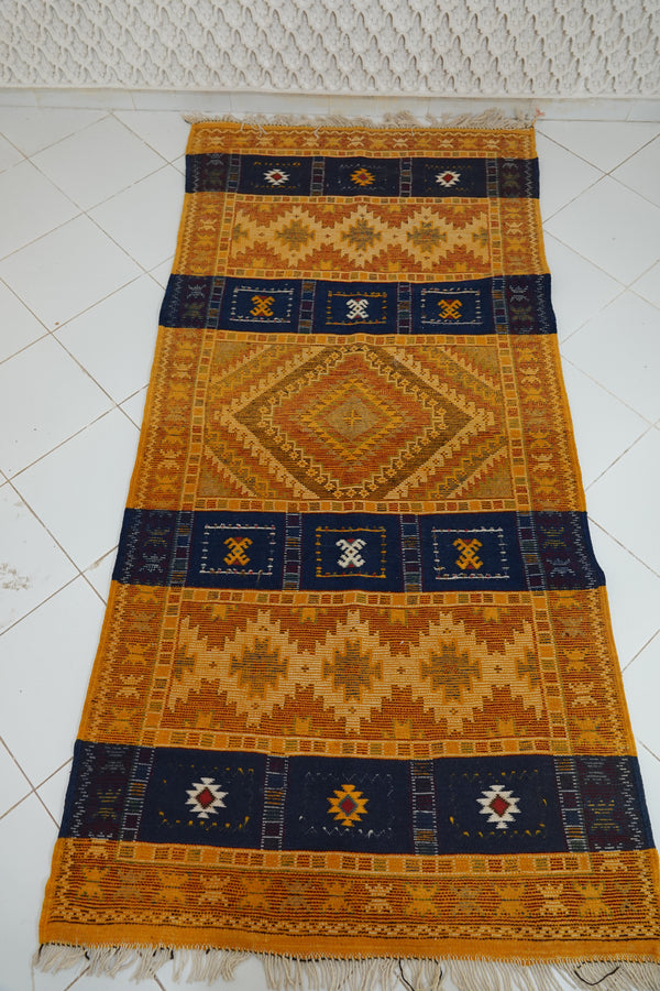 Kilim Taznakht Berber Rug - Timeless Elegance