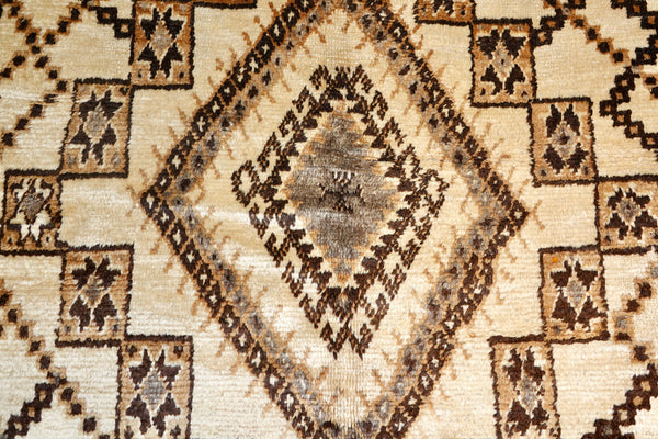 Azilal Bni Ouarain Berber Rug - Radiant Moroccan Jewel