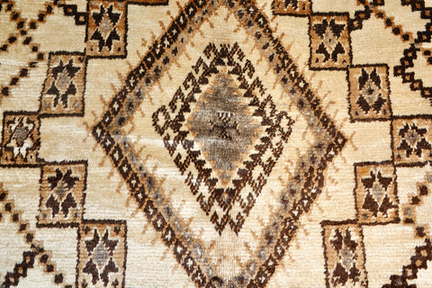 Azilal Bni Ouarain Berber Rug - Radiant Moroccan Jewel
