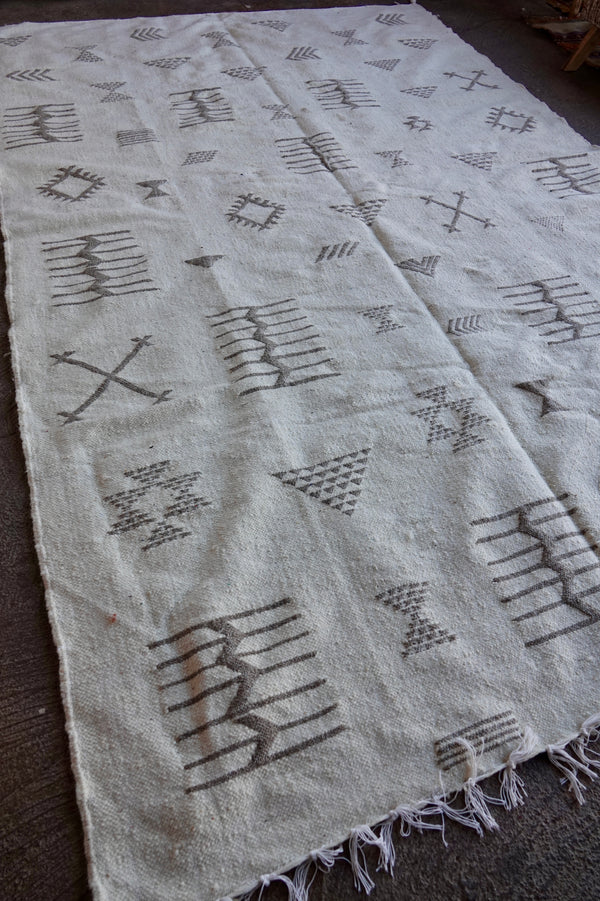 Kilim Berber Rug - Modern Luxury