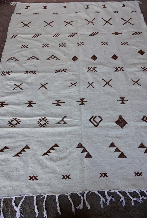 Kilim Taznakht Berber Rug - Exotic Elegance Unmatched